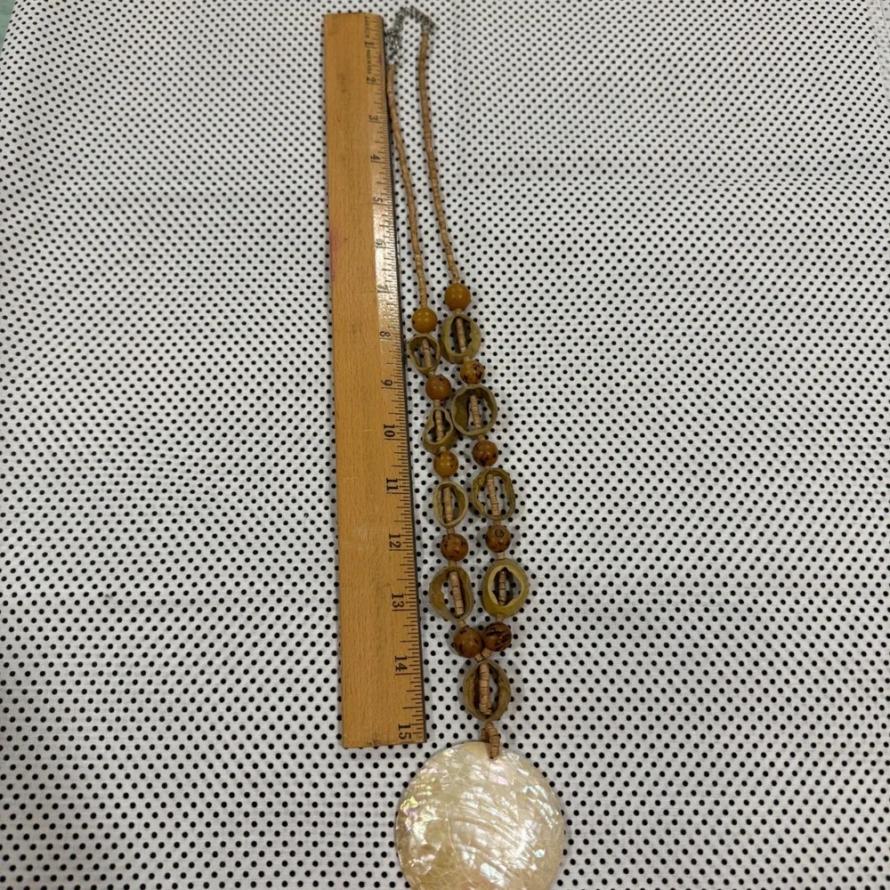 Vintage Lee Sands Mother of Pearl and Abalone Shell Pendant Beaded Necklaces 2pc